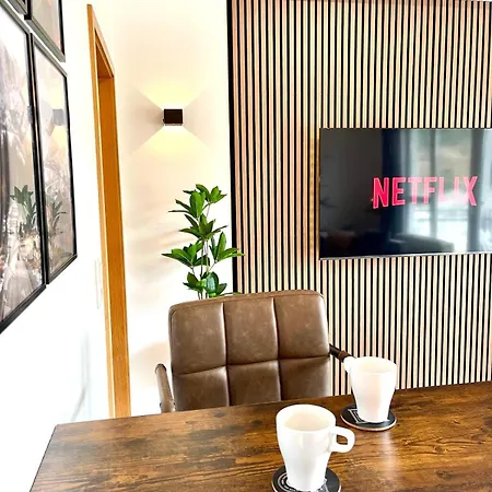 Gemuetliche Balkon-oase Mit Blick Auf Skywalk * Stryck