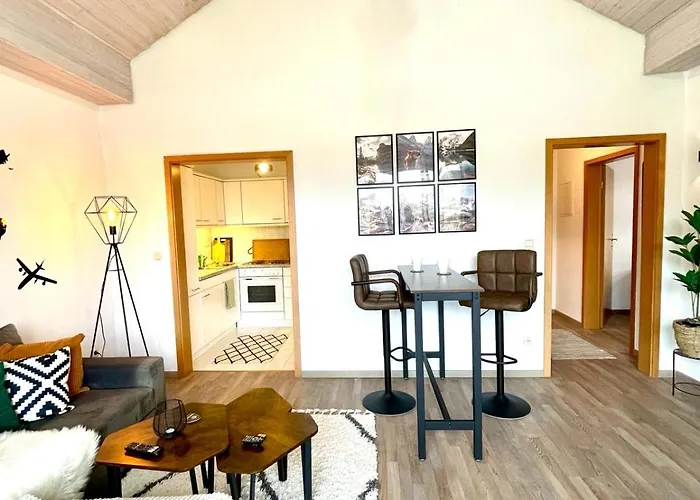 Gemuetliche Balkon-oase Mit Blick Auf Skywalk Stryck